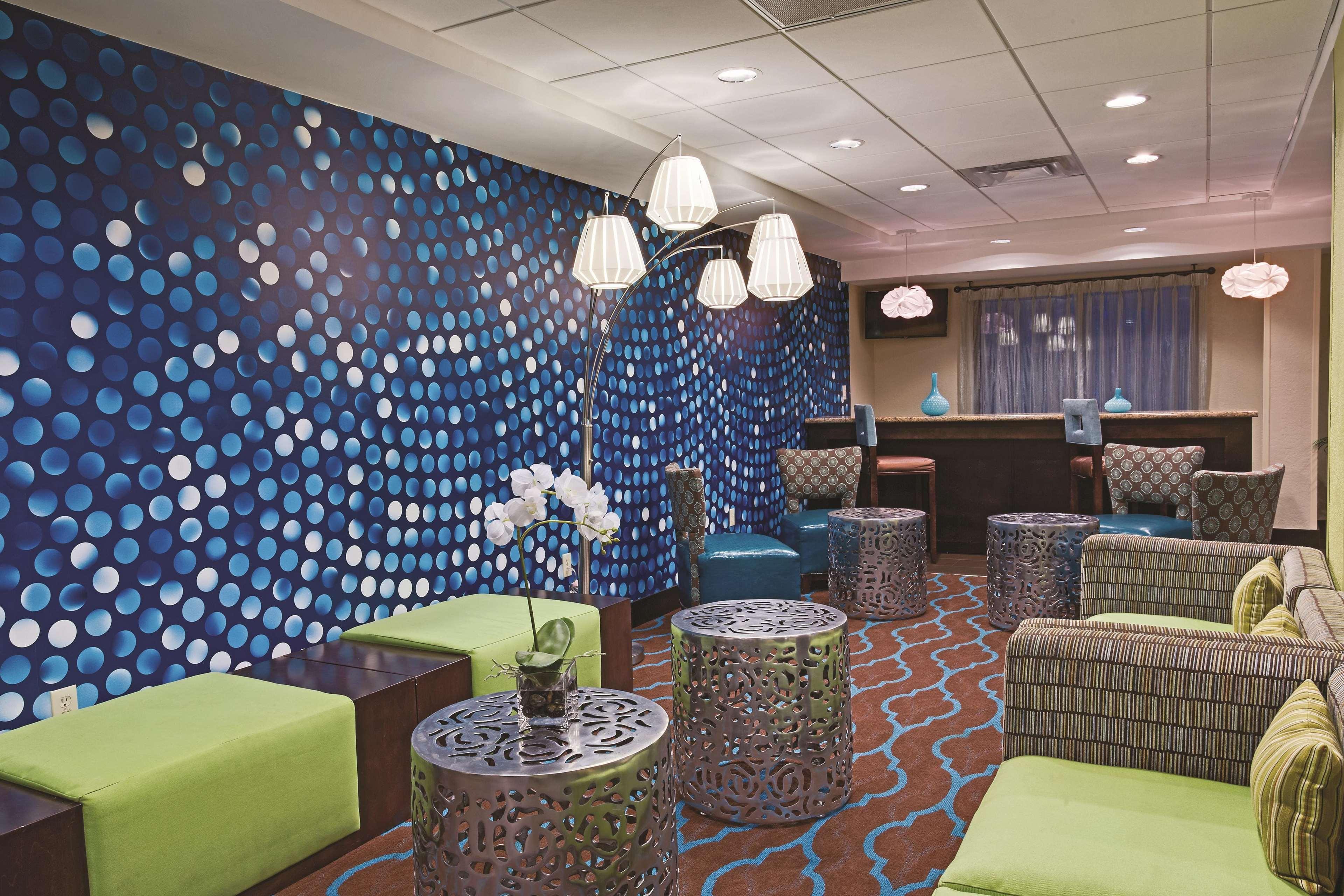 La Quinta By Wyndham Tampa North I-75 Hotel Exterior photo